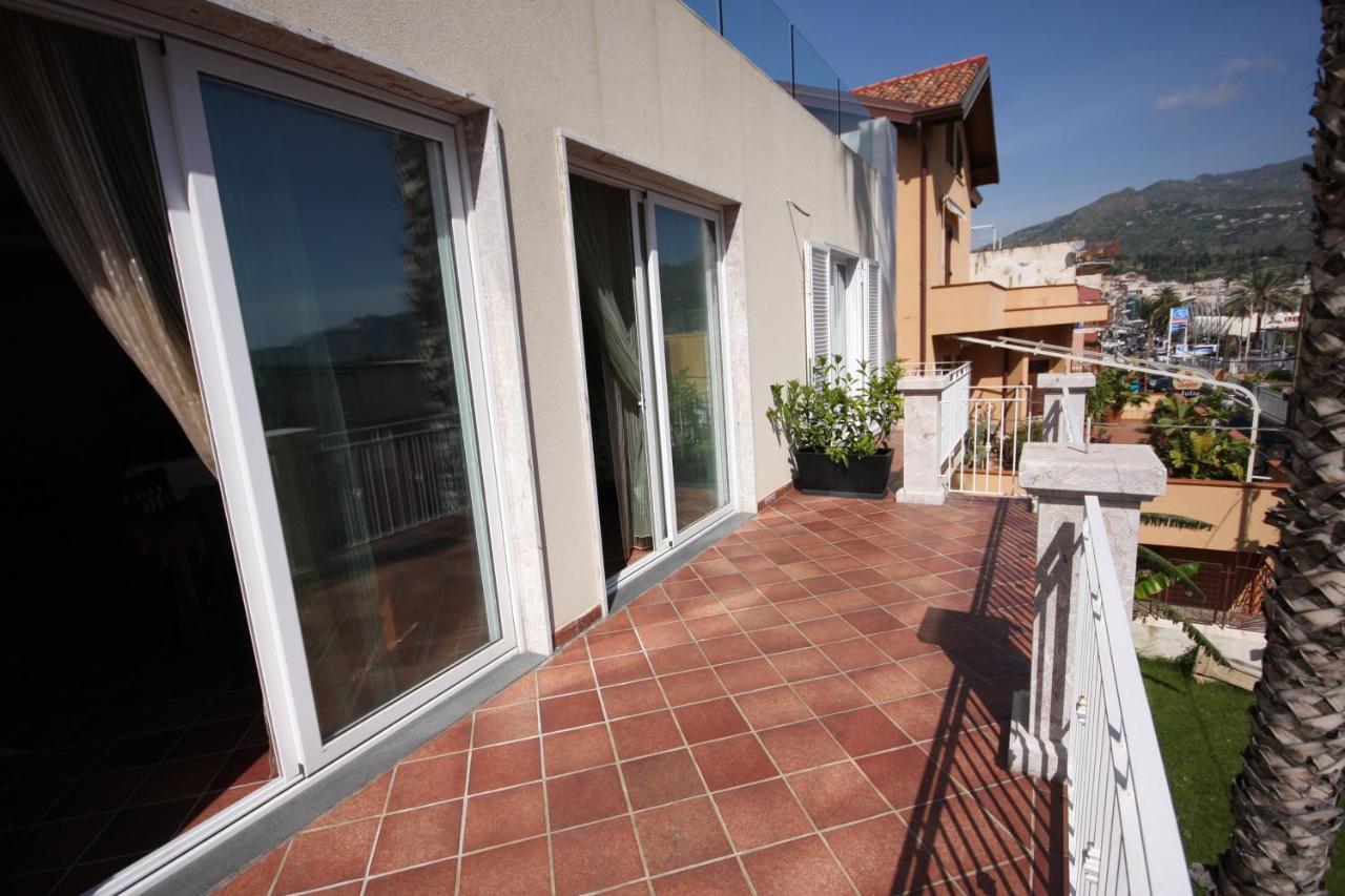 Porta Del Vento Bed & Breakfast Giardini Naxos Bagian luar foto