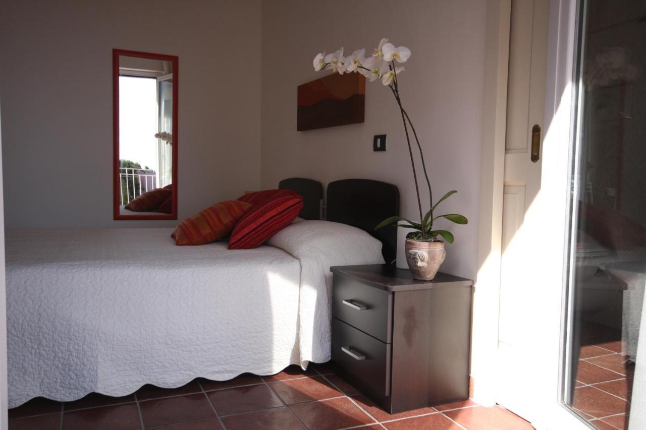 Porta Del Vento Bed & Breakfast Giardini Naxos Bagian luar foto