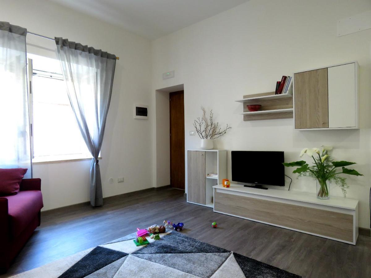 Porta Del Vento Bed & Breakfast Giardini Naxos Bagian luar foto